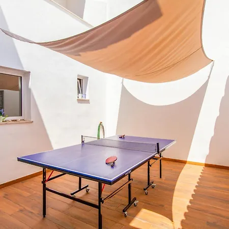 Villa In Albufeira Near Praia D'Oura Beach Вилла *