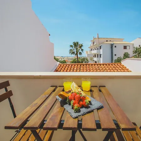 Villa In Albufeira Near Praia D'Oura Beach * Албуфейра